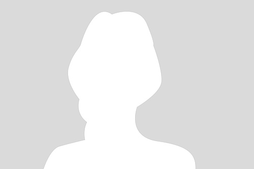 Enzie Akbari, Assistenz