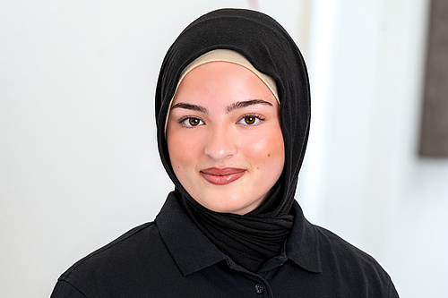 Jihan Zein, Auszubildende